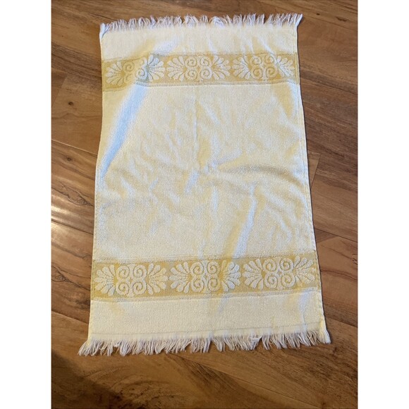 3 Vintage Cannon Monticello Santa Cruz Bath Hand Towels Sculpted Fringe Yellow - Picture 9 of 10